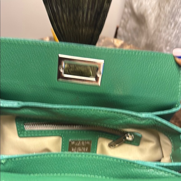 Elegant Green Satchel with Gold Chain Strap